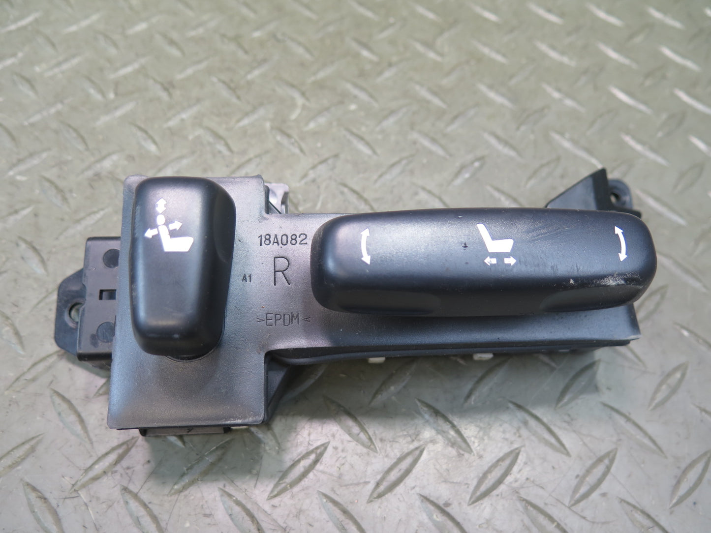 04-06 Lexus UCF30L LS430 Set of 3 Front Right Passenger Seat Switch Black OEM