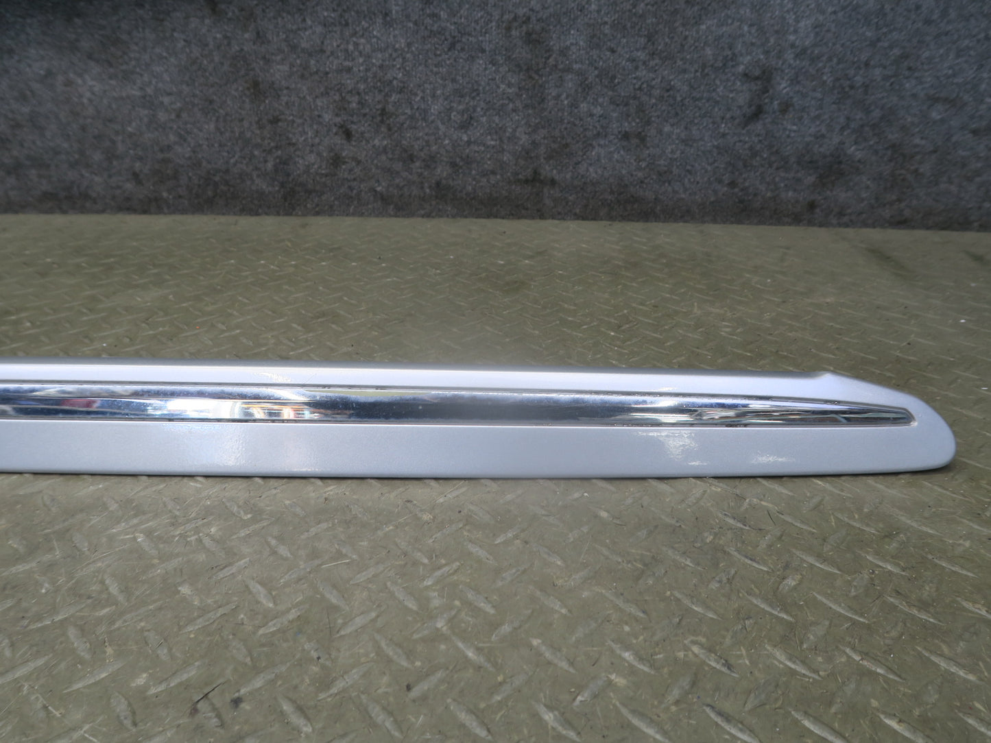 04-06 Lexus UCF30L LS430 Rear Trunk License Light Trim Molding Cover Panel OEM