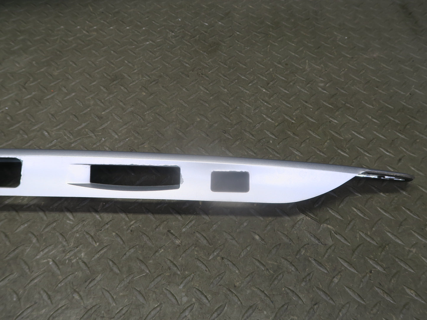 04-06 Lexus UCF30L LS430 Rear Trunk License Light Trim Molding Cover Panel OEM