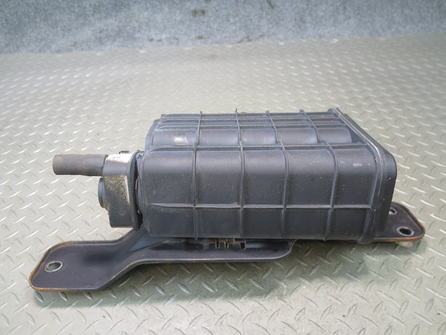 07-10 Jeep Wrangler JK Fuel Evap Vapor Charcoal Canister OEM