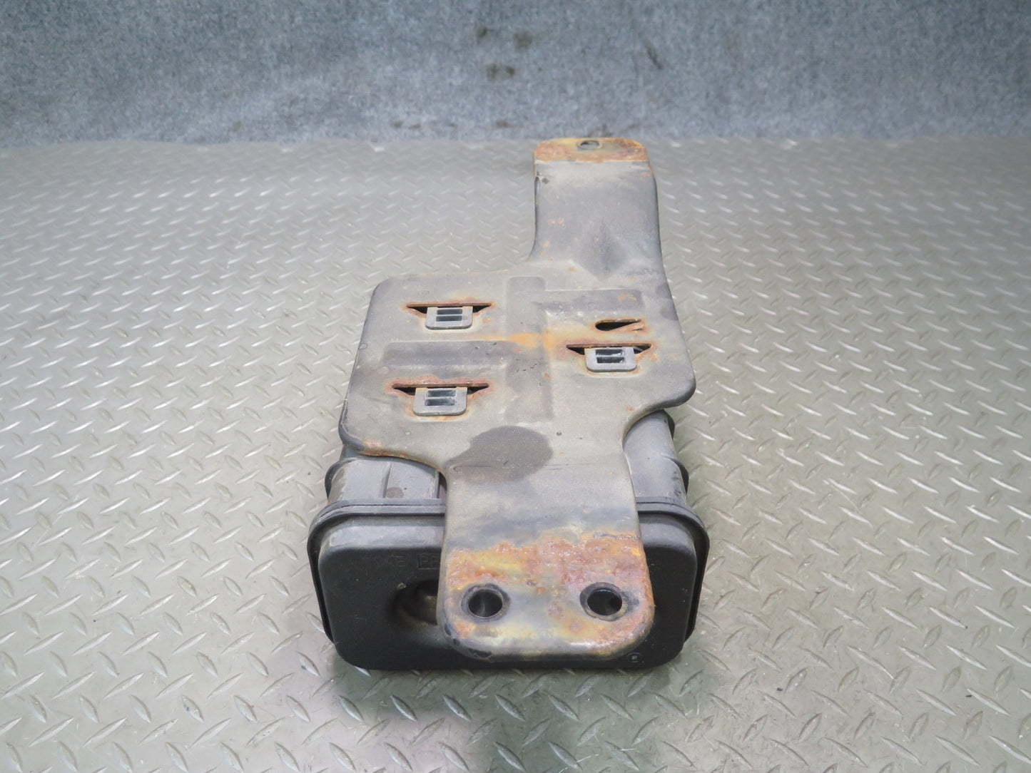 07-10 Jeep Wrangler JK Fuel Evap Vapor Charcoal Canister OEM