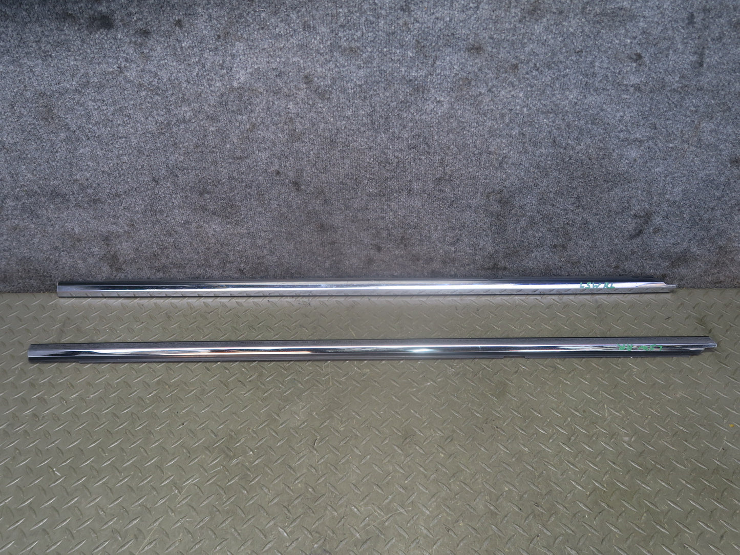 01-06 Lexus UCF30L LS430 Rear Left & Right Door Weatherstrip Molding Set OEM