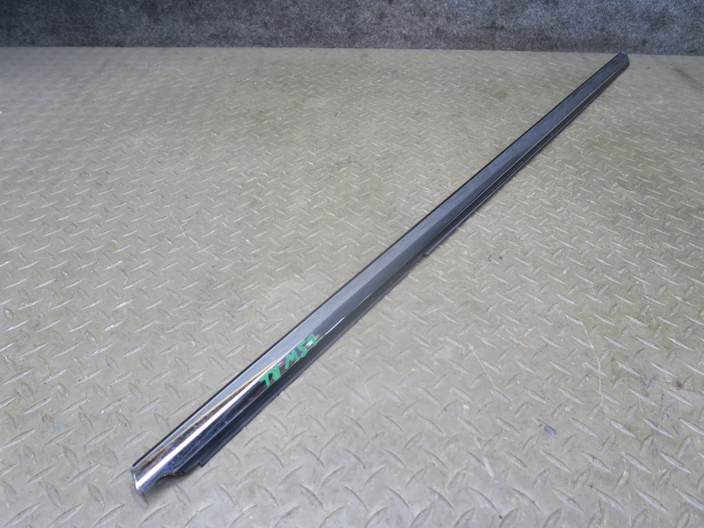 01-06 Lexus UCF30L LS430 Rear Left & Right Door Weatherstrip Molding Set OEM