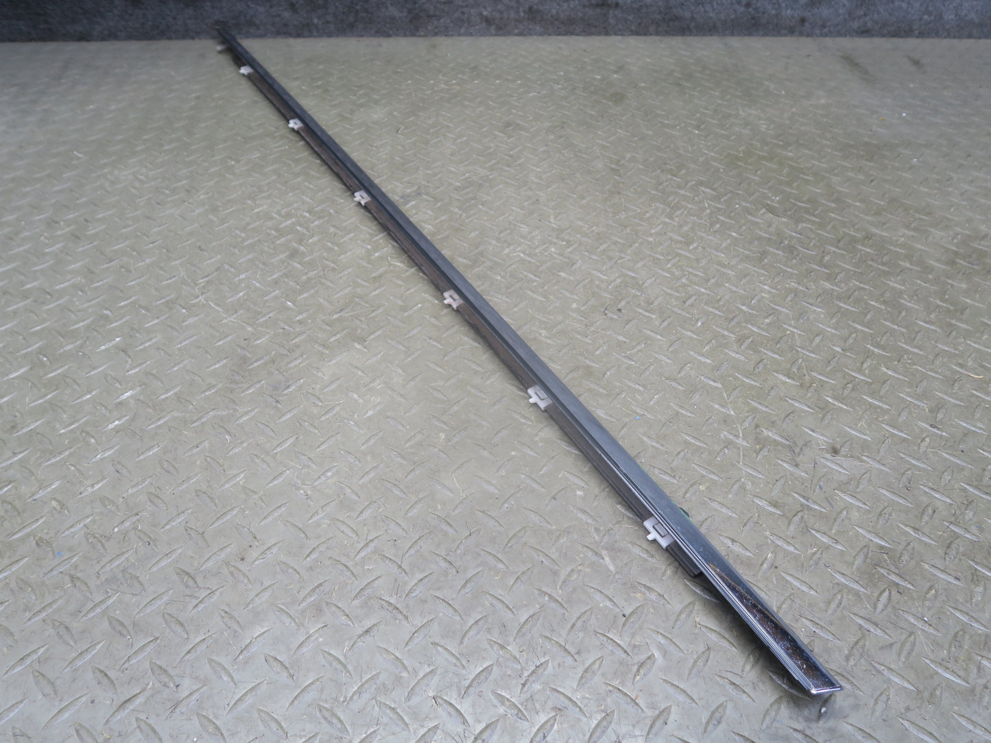 01-06 Lexus UCF30L LS430 Rear Left & Right Door Weatherstrip Molding Set OEM