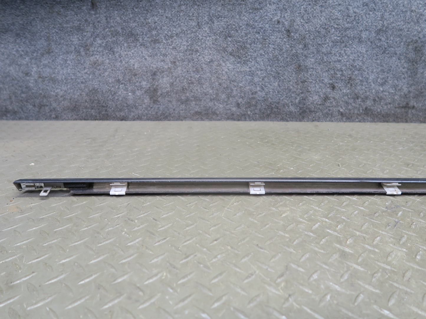 01-06 Lexus UCF30L LS430 Rear Left & Right Door Weatherstrip Molding Set OEM