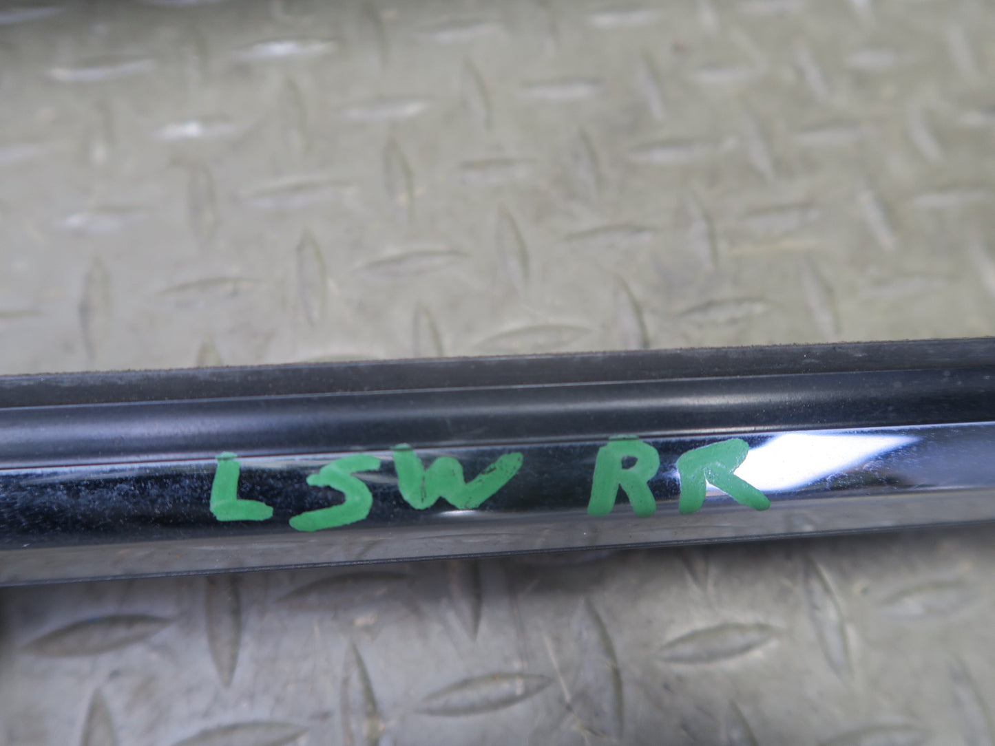 01-06 Lexus UCF30L LS430 Rear Left & Right Door Weatherstrip Molding Set OEM