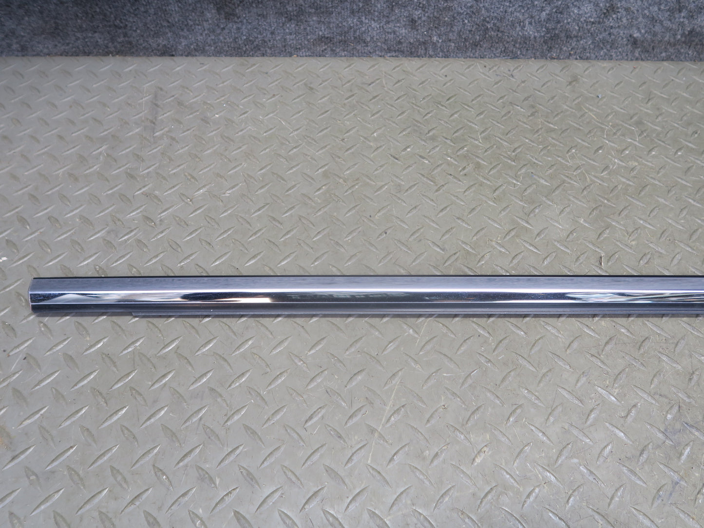 01-06 Lexus UCF30L LS430 Rear Left & Right Door Weatherstrip Molding Set OEM