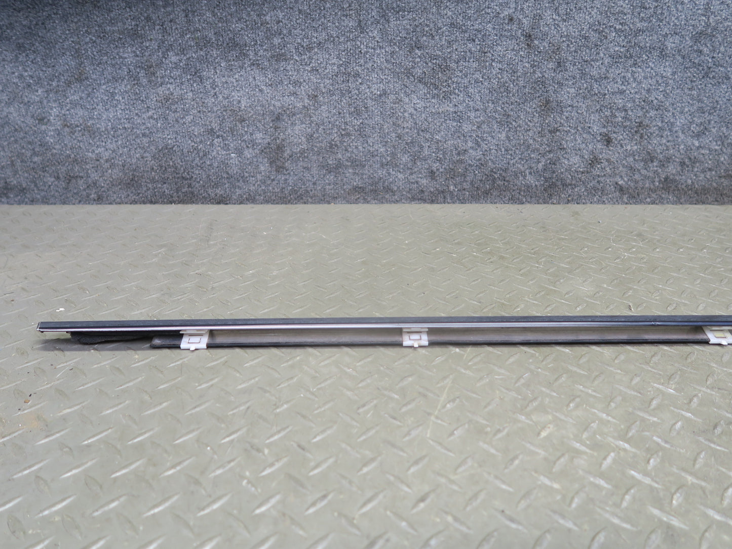 01-06 Lexus UCF30L LS430 Rear Left & Right Door Weatherstrip Molding Set OEM