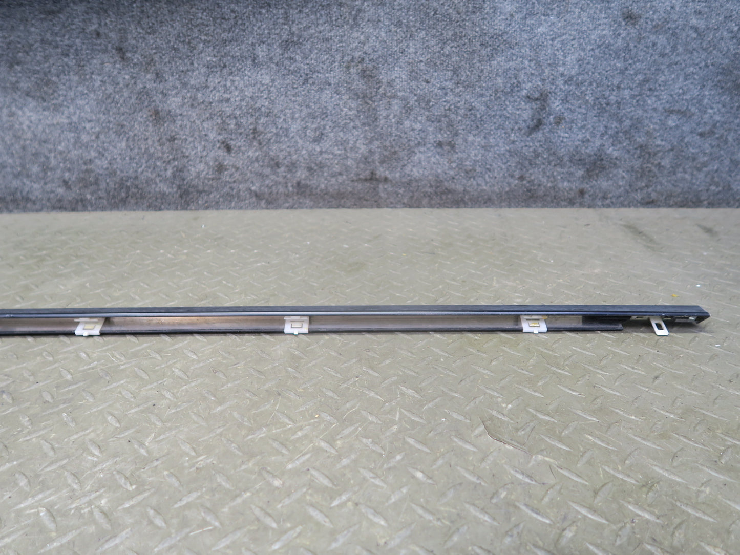 01-06 Lexus UCF30L LS430 Rear Left & Right Door Weatherstrip Molding Set OEM