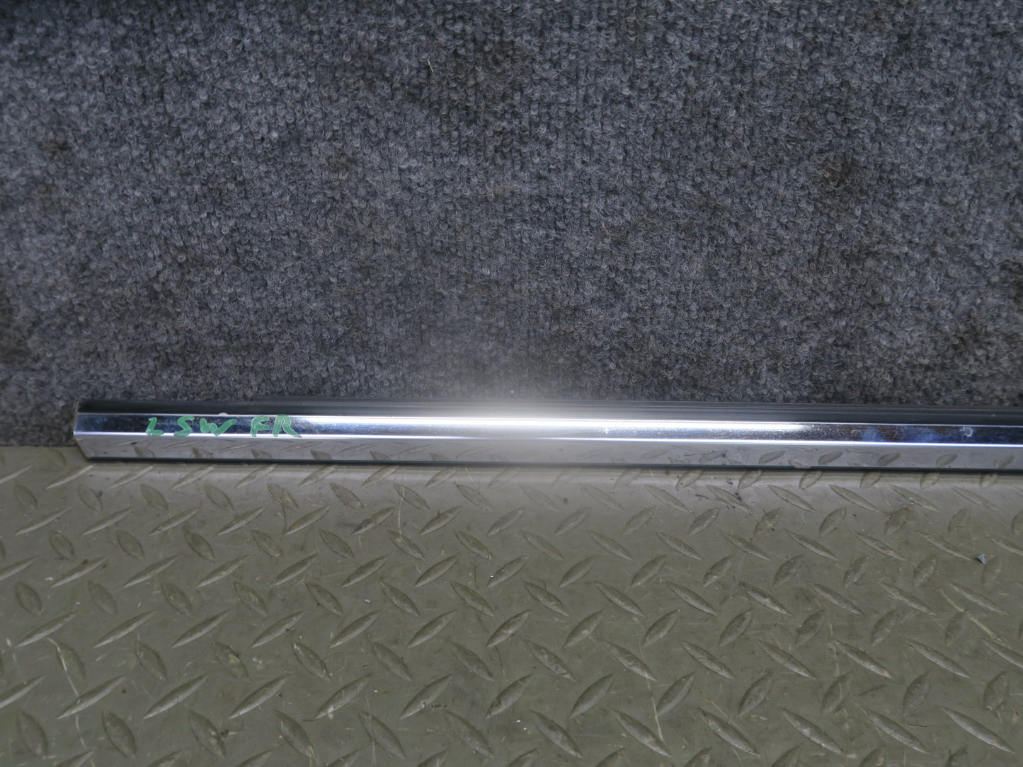 01-06 Lexus UCF30L LS430 Front Right & Left Door Weatherstrip Molding OEM