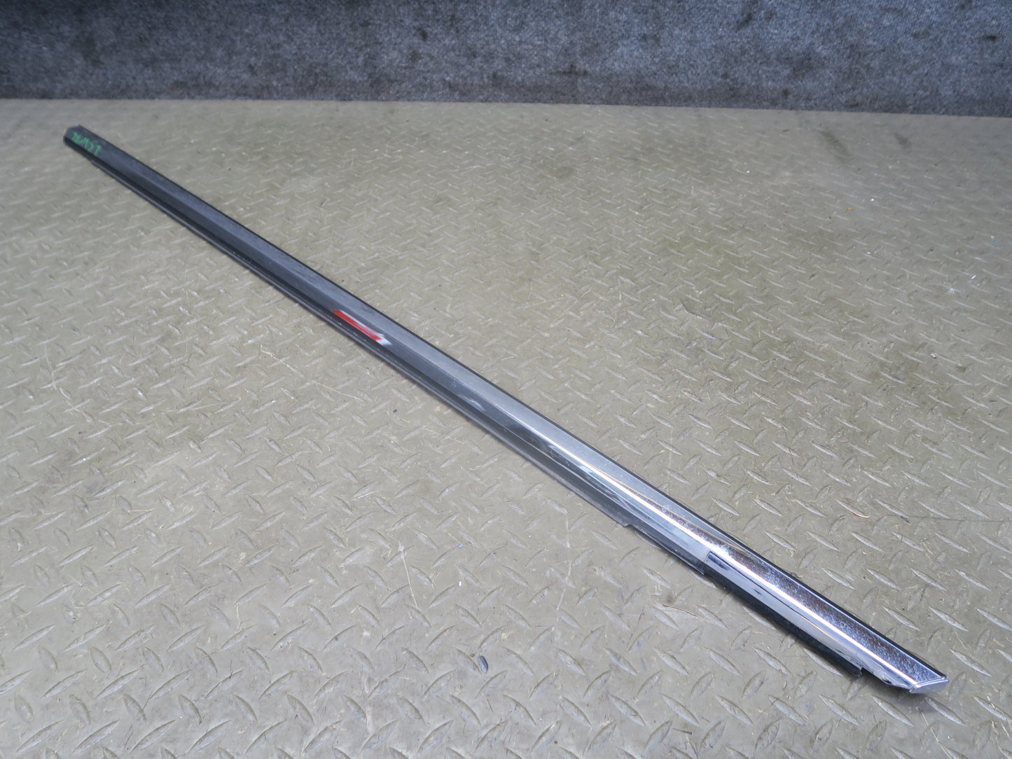 01-06 Lexus UCF30L LS430 Front Right & Left Door Weatherstrip Molding OEM