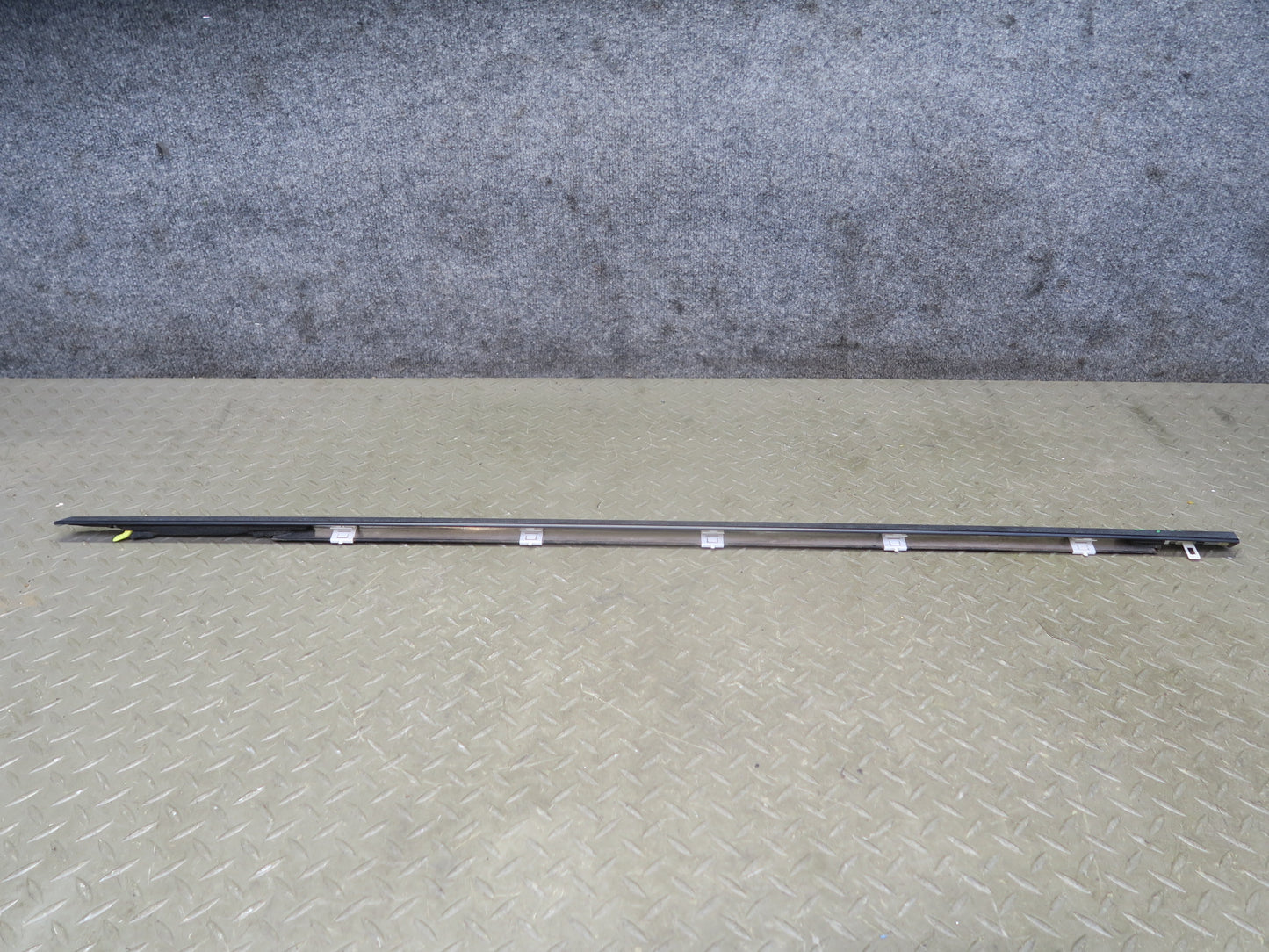01-06 Lexus UCF30L LS430 Front Right & Left Door Weatherstrip Molding OEM