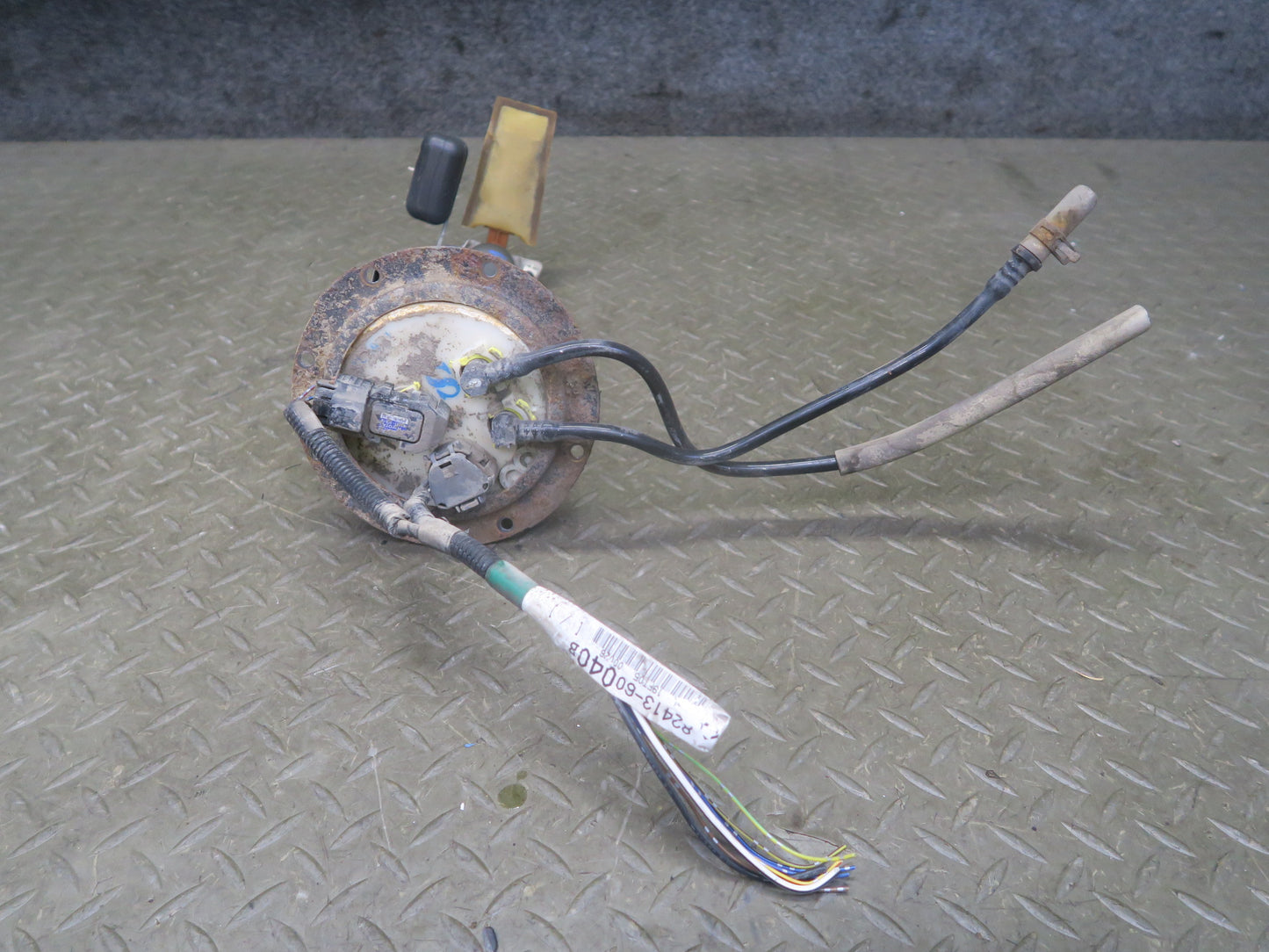 2003-2005 Lexus UZJ100L LX470 Fuel Pump Level Sensor Assembly 82413-60040