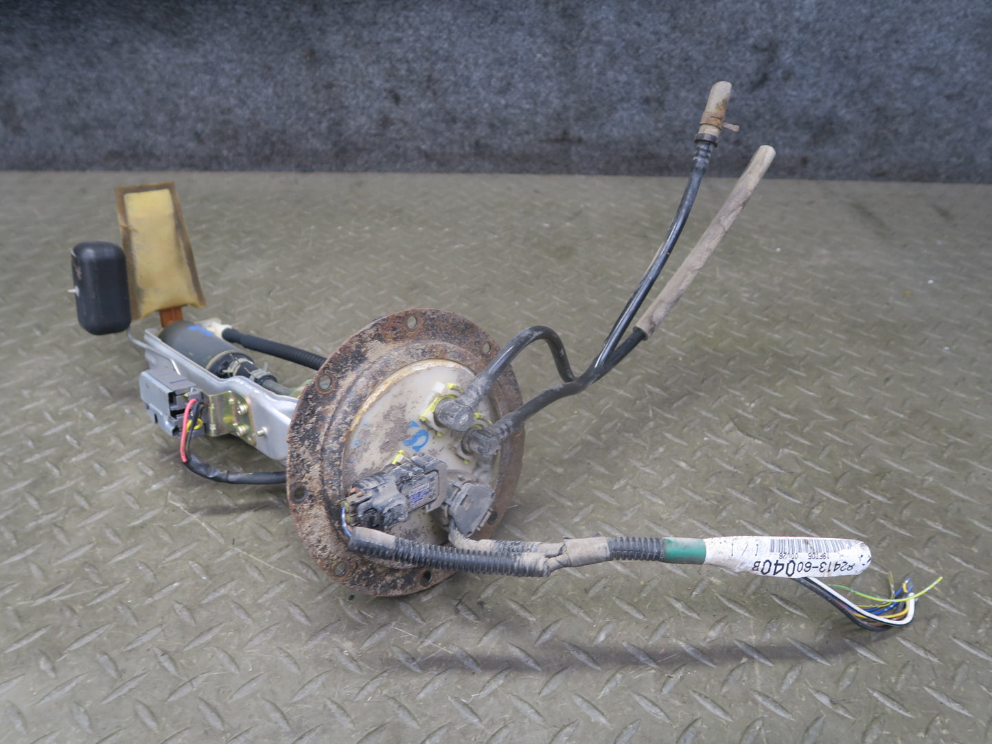 2003-2005 Lexus UZJ100L LX470 Fuel Pump Level Sensor Assembly 82413-60040