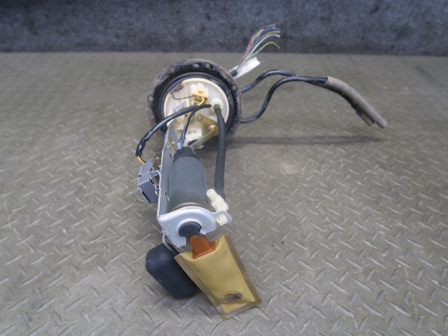 2003-2005 Lexus UZJ100L LX470 Fuel Pump Level Sensor Assembly 82413-60040