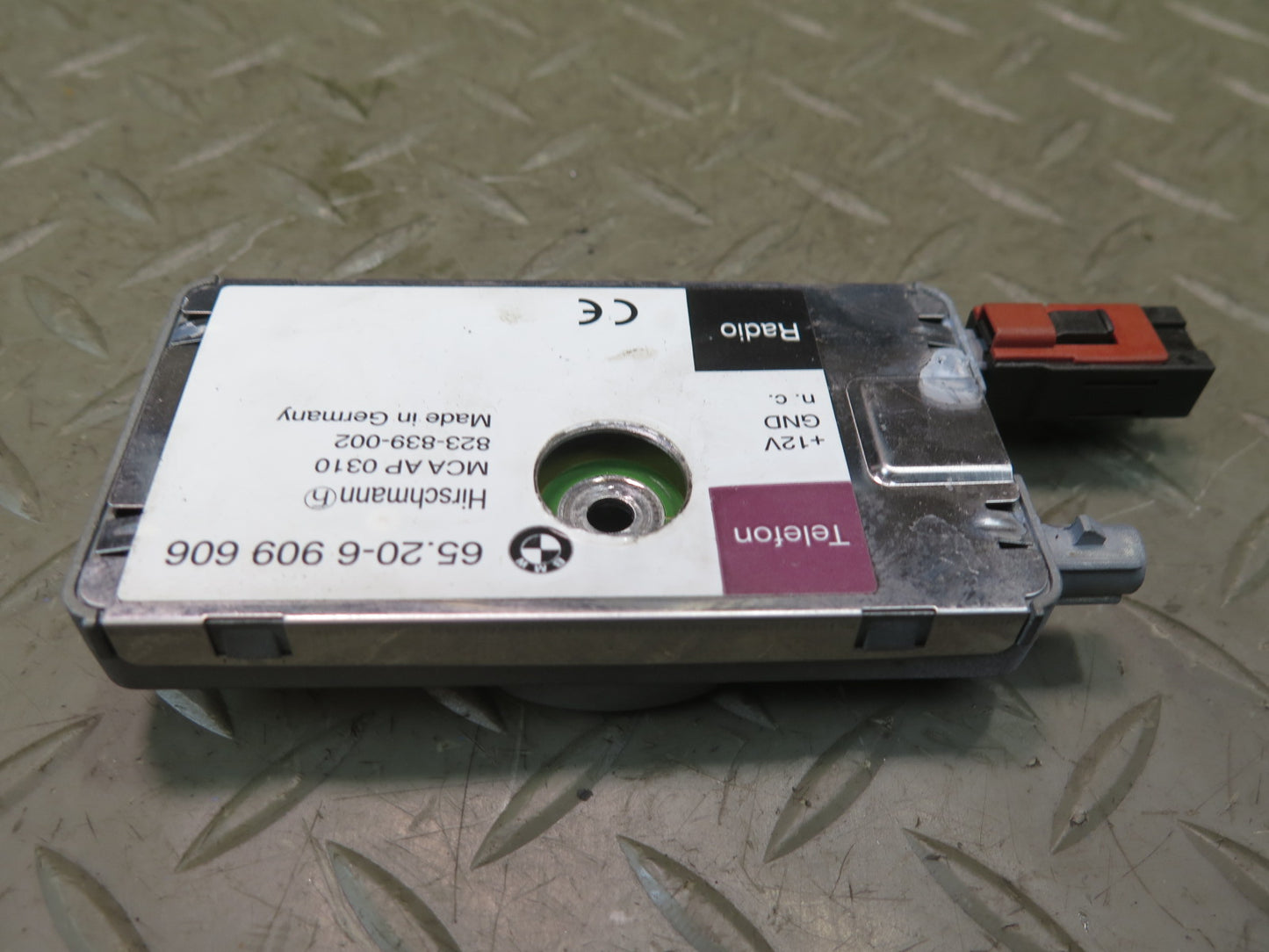 01-06 BMW E46 330ci Convert Rear Exterior Radio Antenna w Base & Amplifier OEM