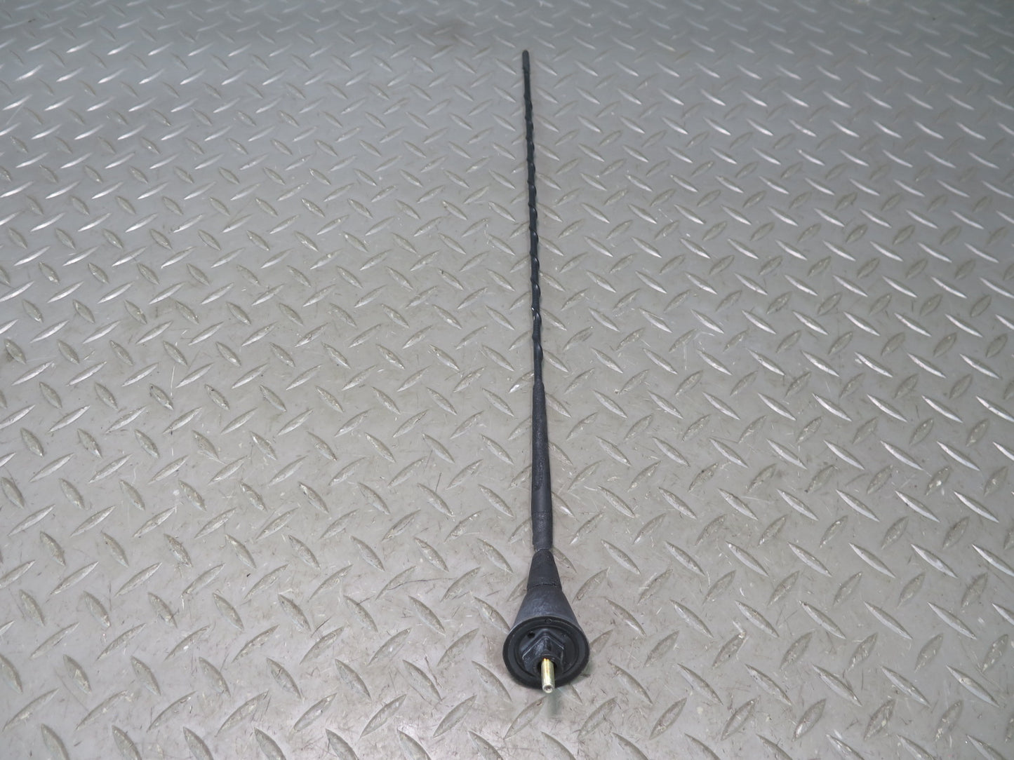 01-06 BMW E46 330ci Convert Rear Exterior Radio Antenna w Base & Amplifier OEM
