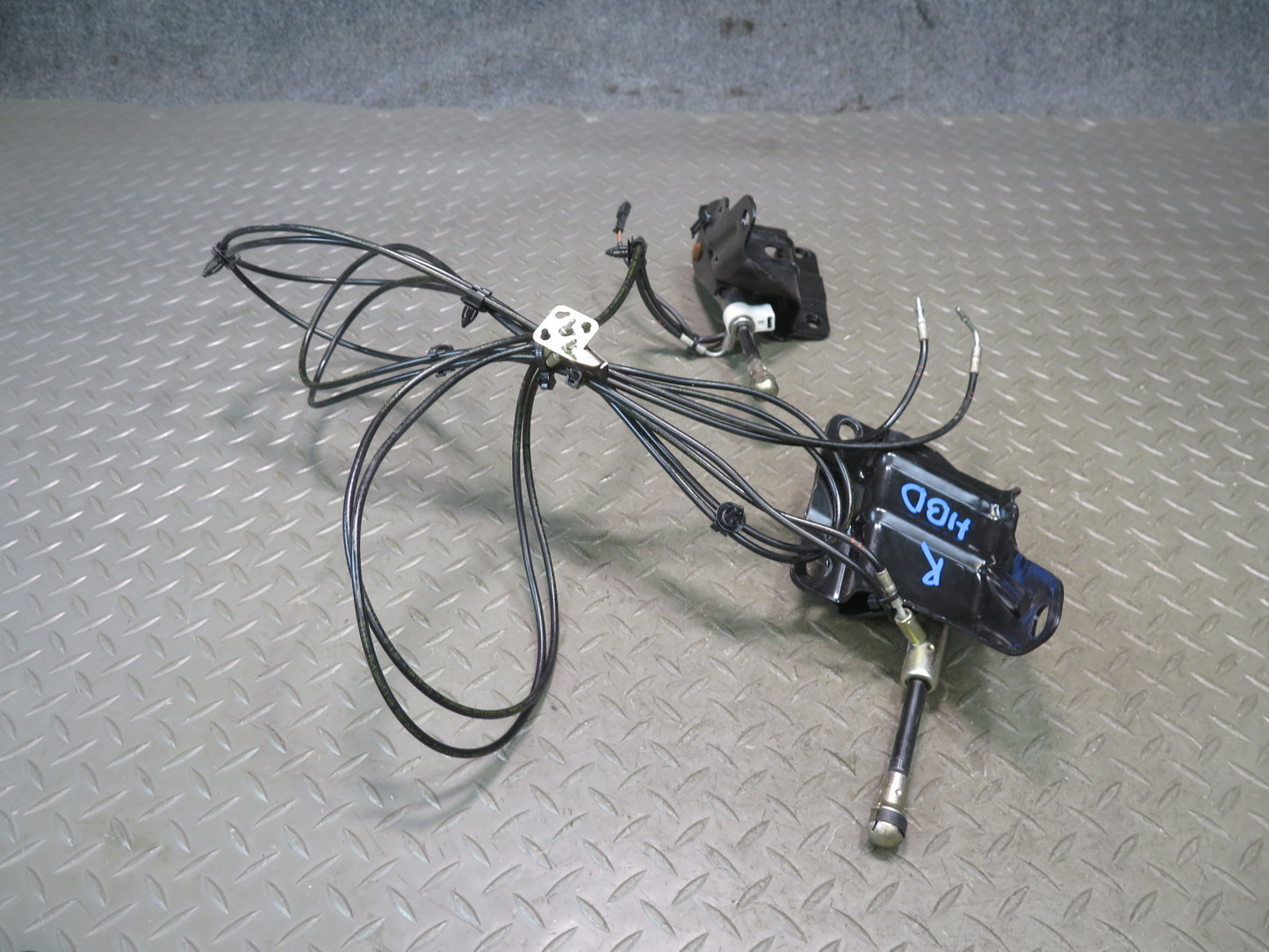 01-06 BMW E46 330ci Convertible TOP Roof Left & Right Hydraulic Cylinder Set OEM