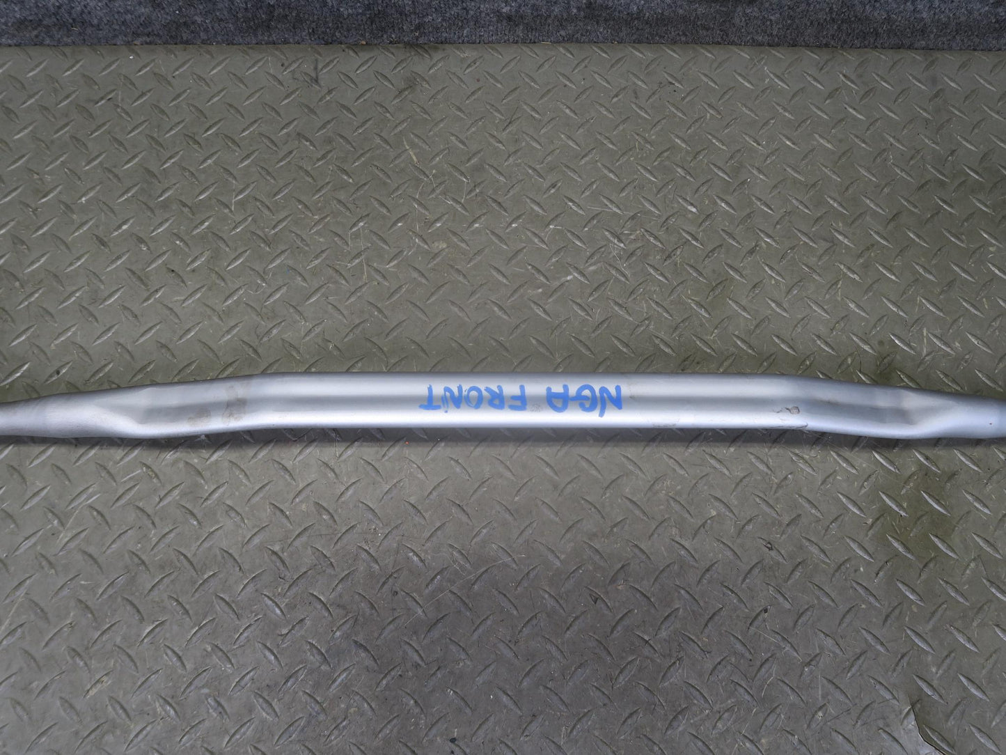 95-97 Nissan Gloria HY33 3.0L AT Front Strut Tower Bar Brace OEM