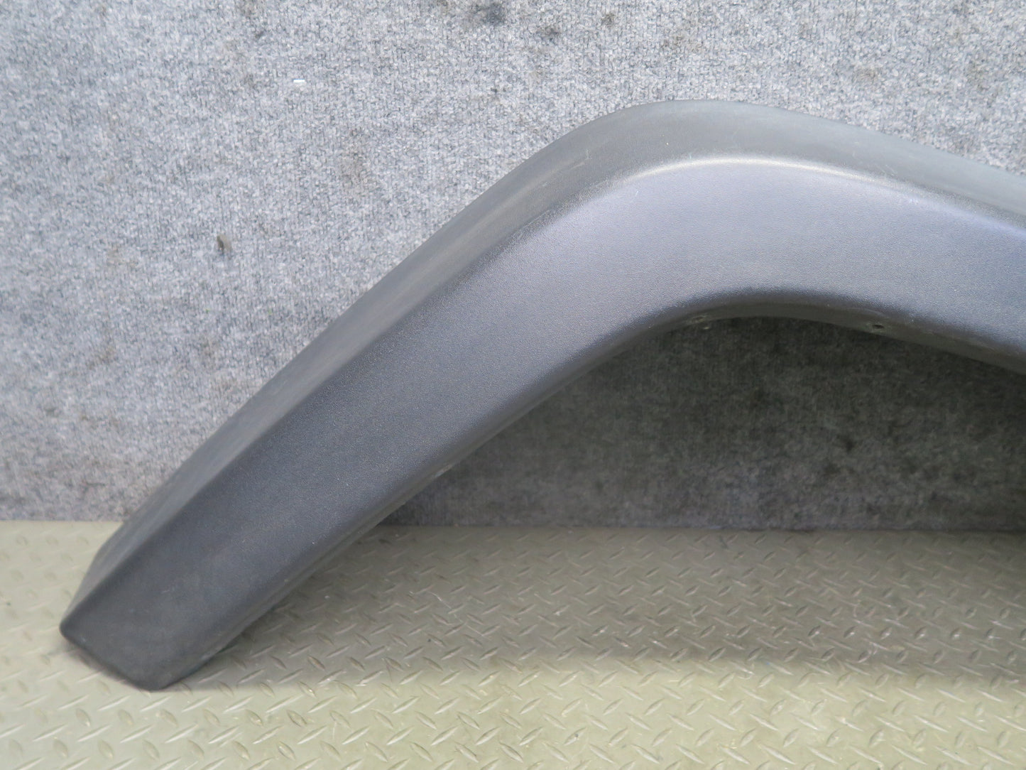 07-10 Jeep Wrangler Rubicon JK Front Right Fender Flare Molding w Bracket OEM