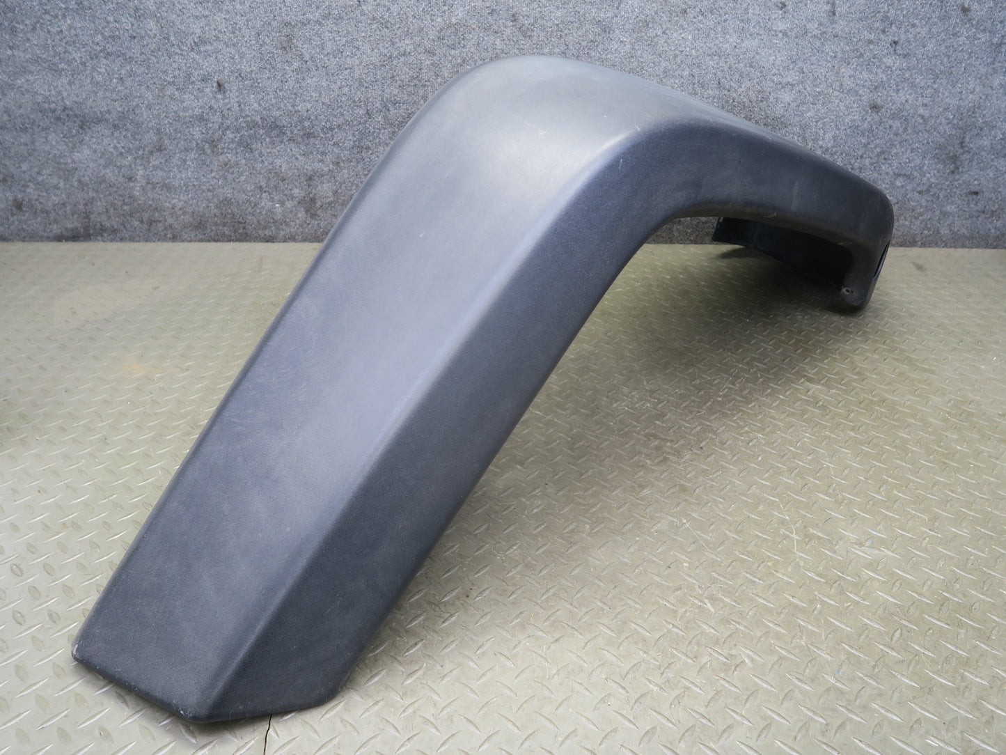 07-10 Jeep Wrangler Rubicon JK Front Right Fender Flare Molding w Bracket OEM