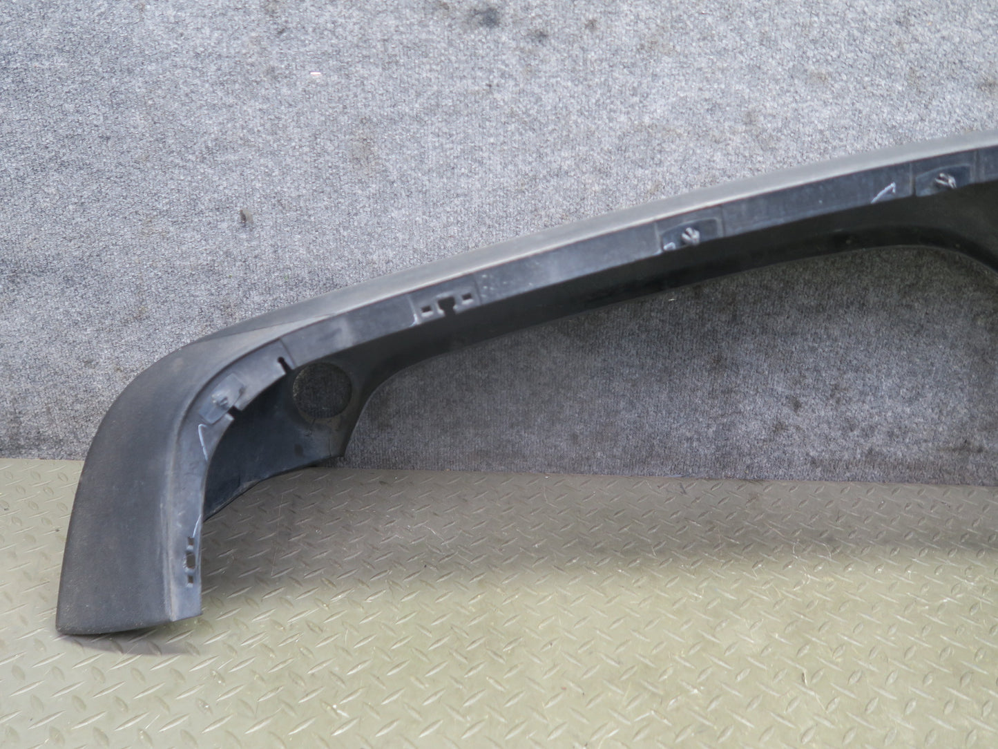 07-10 Jeep Wrangler Rubicon JK Front Right Fender Flare Molding w Bracket OEM