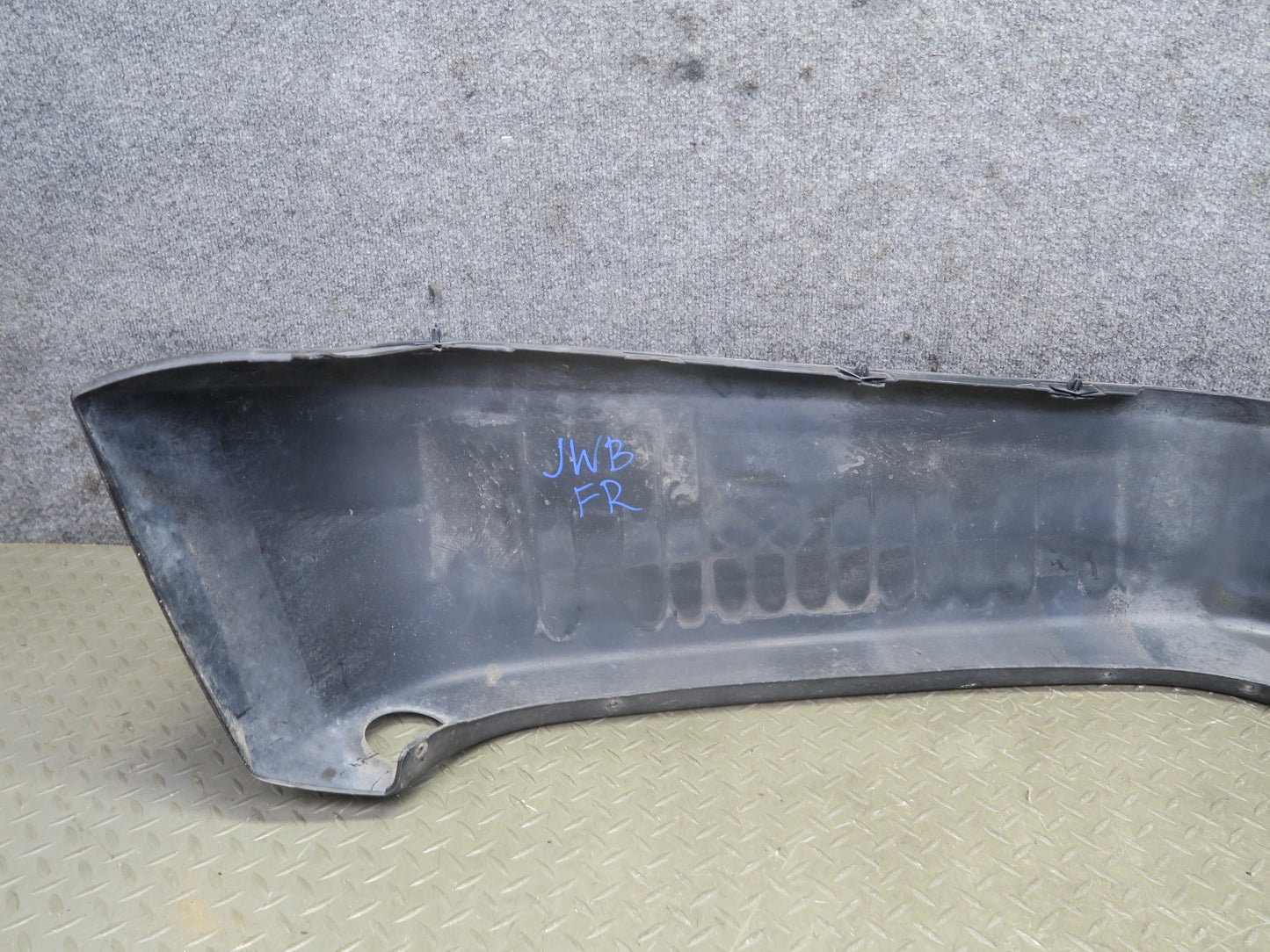 07-10 Jeep Wrangler Rubicon JK Front Right Fender Flare Molding w Bracket OEM