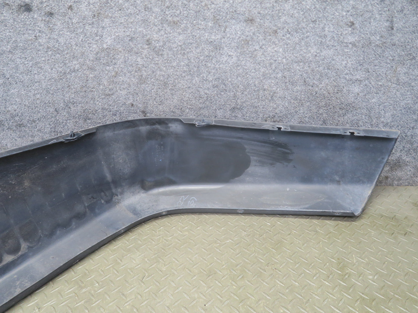07-10 Jeep Wrangler Rubicon JK Front Right Fender Flare Molding w Bracket OEM