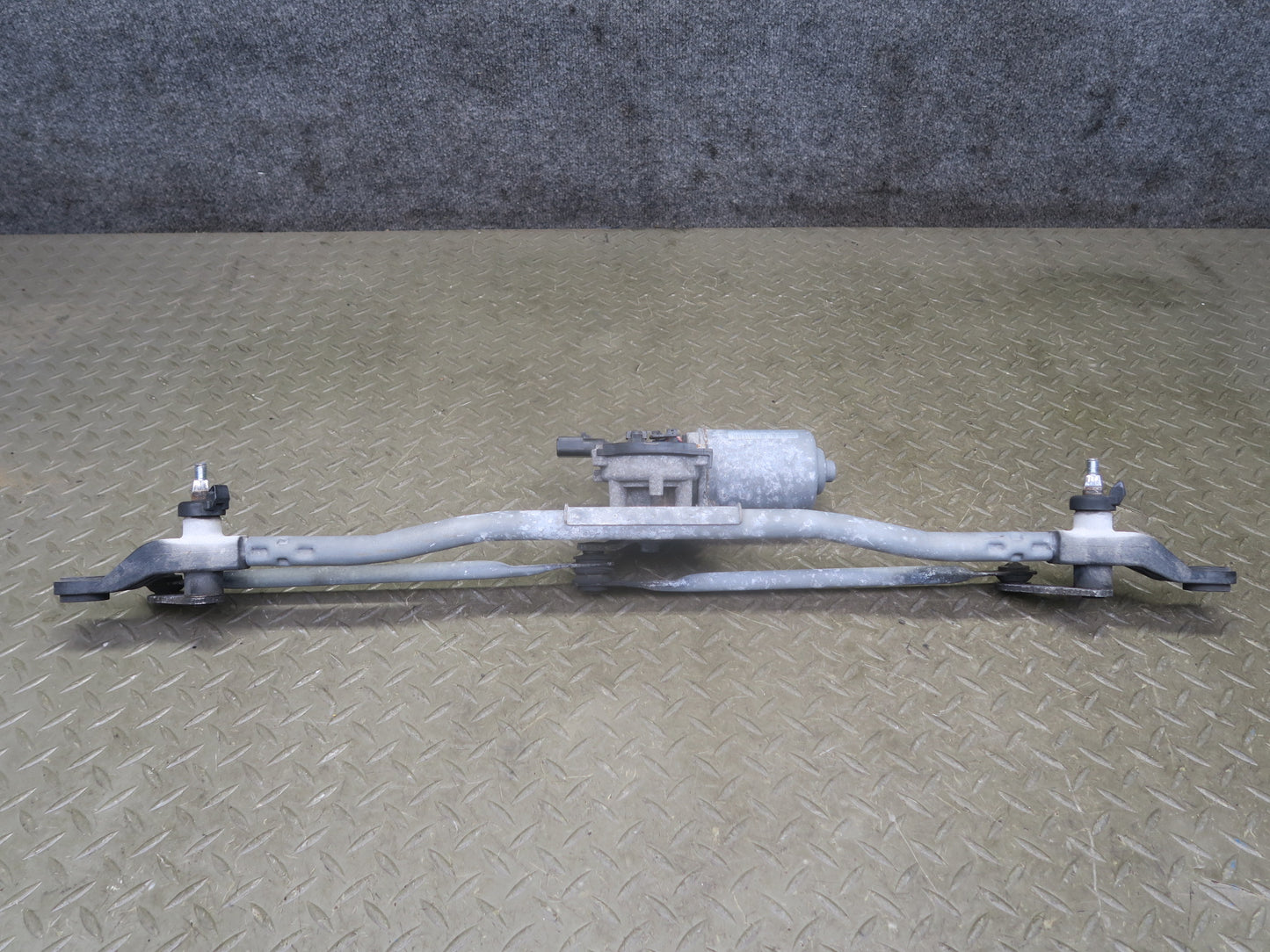 07-10 Jeep Wrangler JK Windshield Wiper Transmission  Linkage w Motor OEM