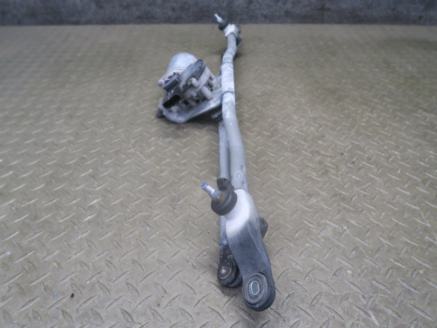 07-10 Jeep Wrangler JK Windshield Wiper Transmission  Linkage w Motor OEM