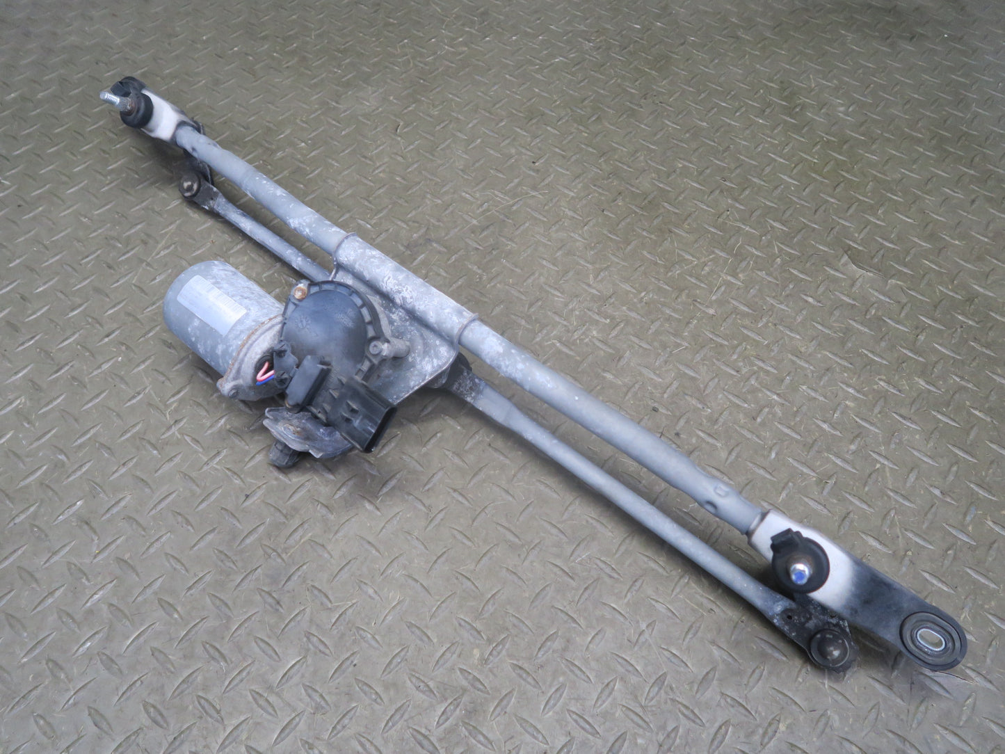 07-10 Jeep Wrangler JK Windshield Wiper Transmission  Linkage w Motor OEM