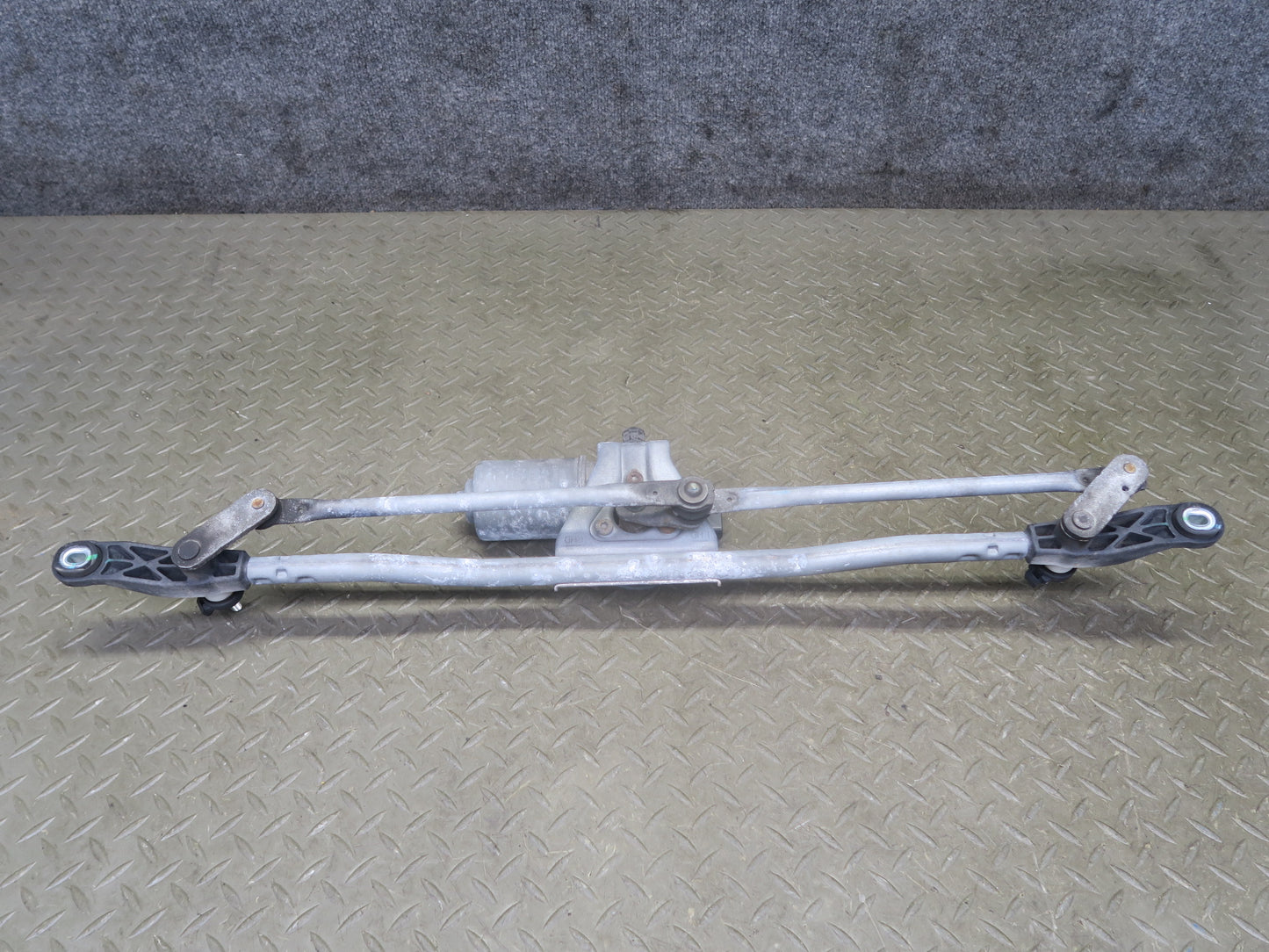 07-10 Jeep Wrangler JK Windshield Wiper Transmission  Linkage w Motor OEM