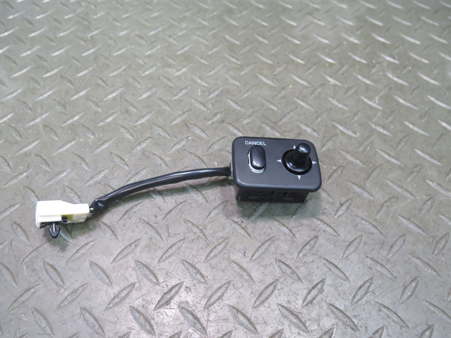 95-97 Nissan Gloria HY33 VIP Side View Mirror Switch w Trim Black OEM