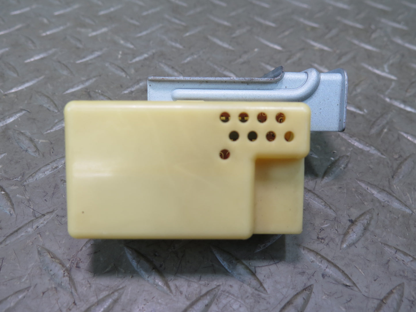 95-97 Nissan Gloria Cedric HY33 Buzzer Module Alarm Warning Chime Relay OEM