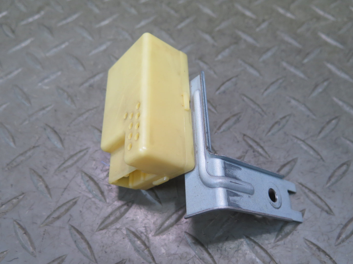 95-97 Nissan Gloria Cedric HY33 Buzzer Module Alarm Warning Chime Relay OEM