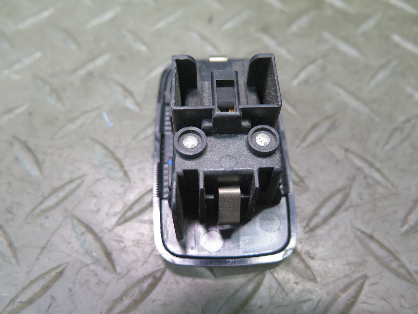 95-97 Nissan Gloria HY33 Front Right Under Dash Footwell Illumination Light OEM