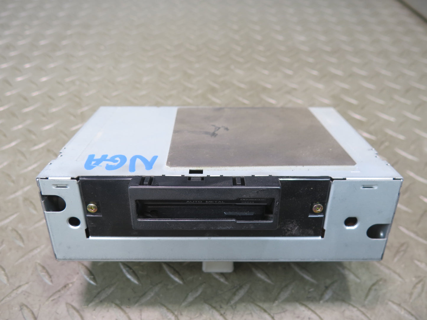 95-97 Nissan Gloria HY33 Radio Cassete Deck Player Unit 28106-4P000 OEM