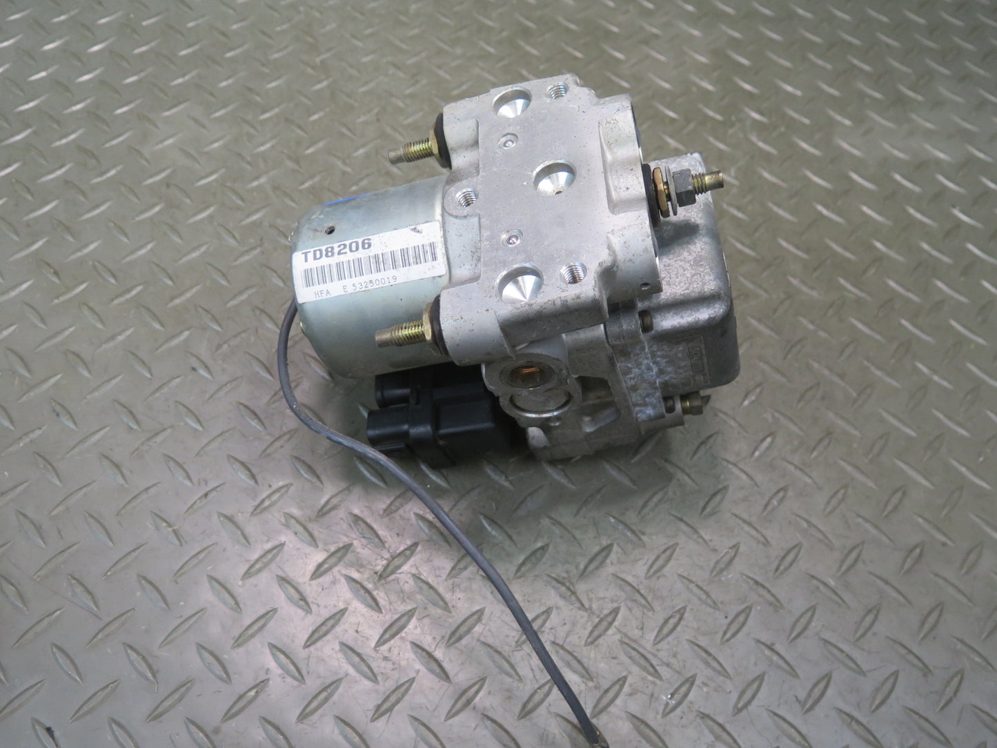 95-97 Nissan Gloria HY33 VQ30DET RWD Anti Lock Brake ABS Pump Module OEM