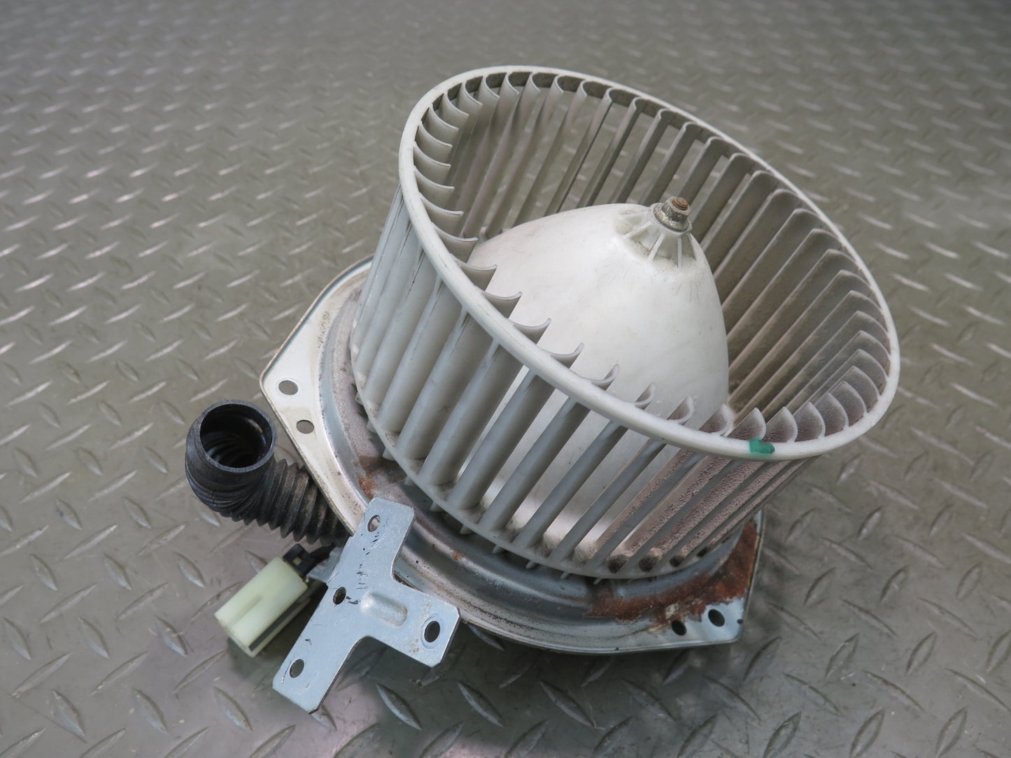 95-97 Nissan Gloria Cedric HY33 Heater Hvac Blower Motor Fan OEM
