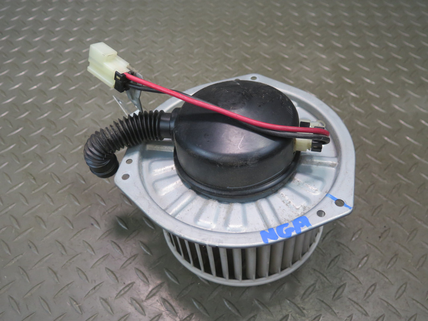 95-97 Nissan Gloria Cedric HY33 Heater Hvac Blower Motor Fan OEM