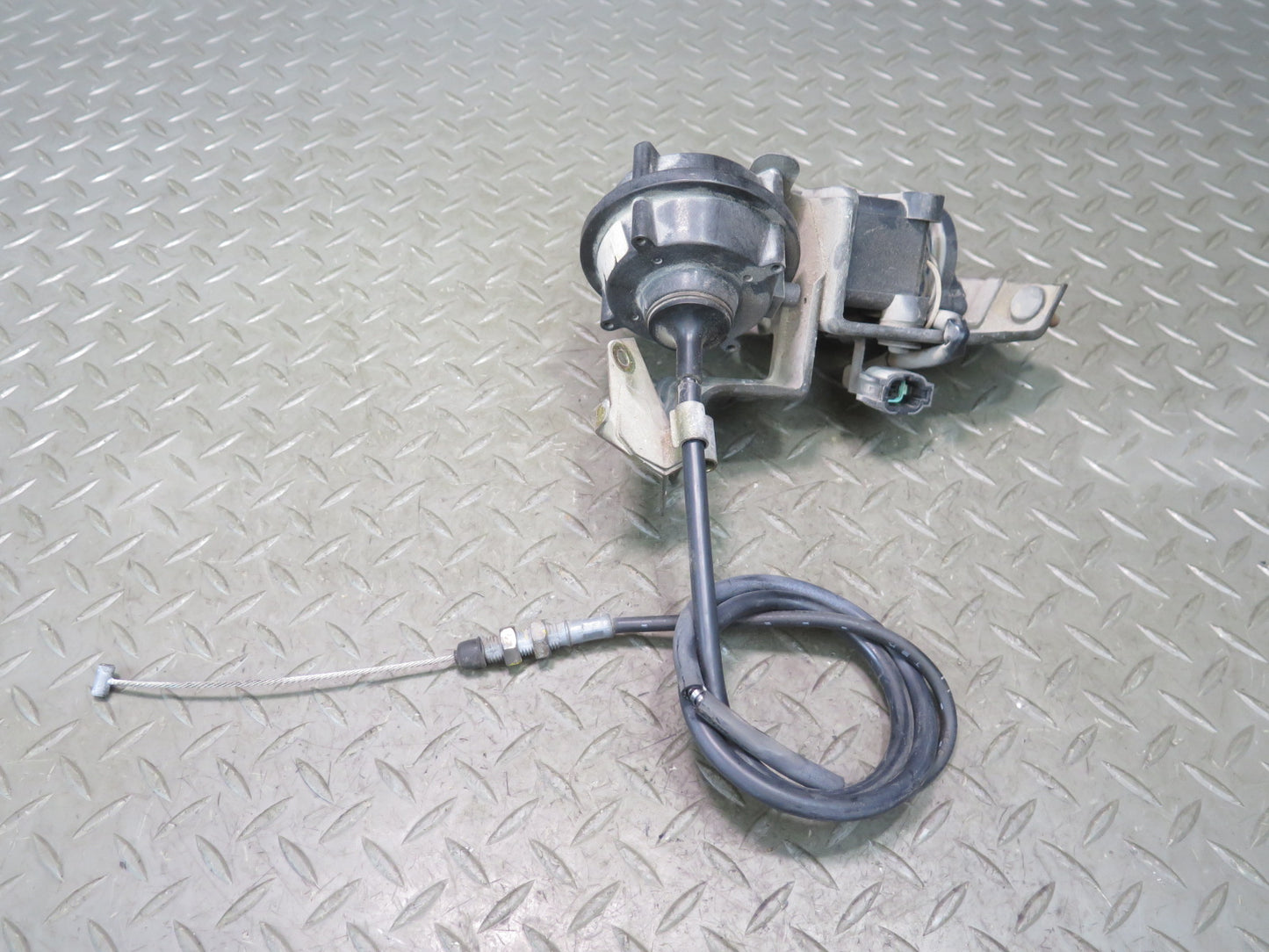 95-97 Nissan Gloria Cedric HY33 VIP Cruise Control Servo w Cable Assembly OEM