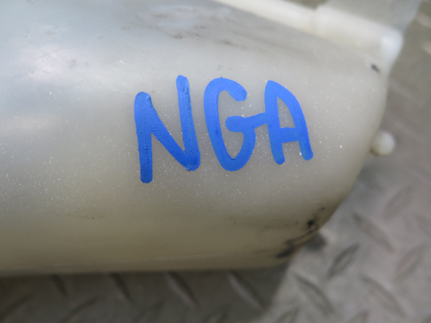 95-97 Nissan Gloria HY33 3.0L Coolant Reservoir Overflow Expansion Tank OEM