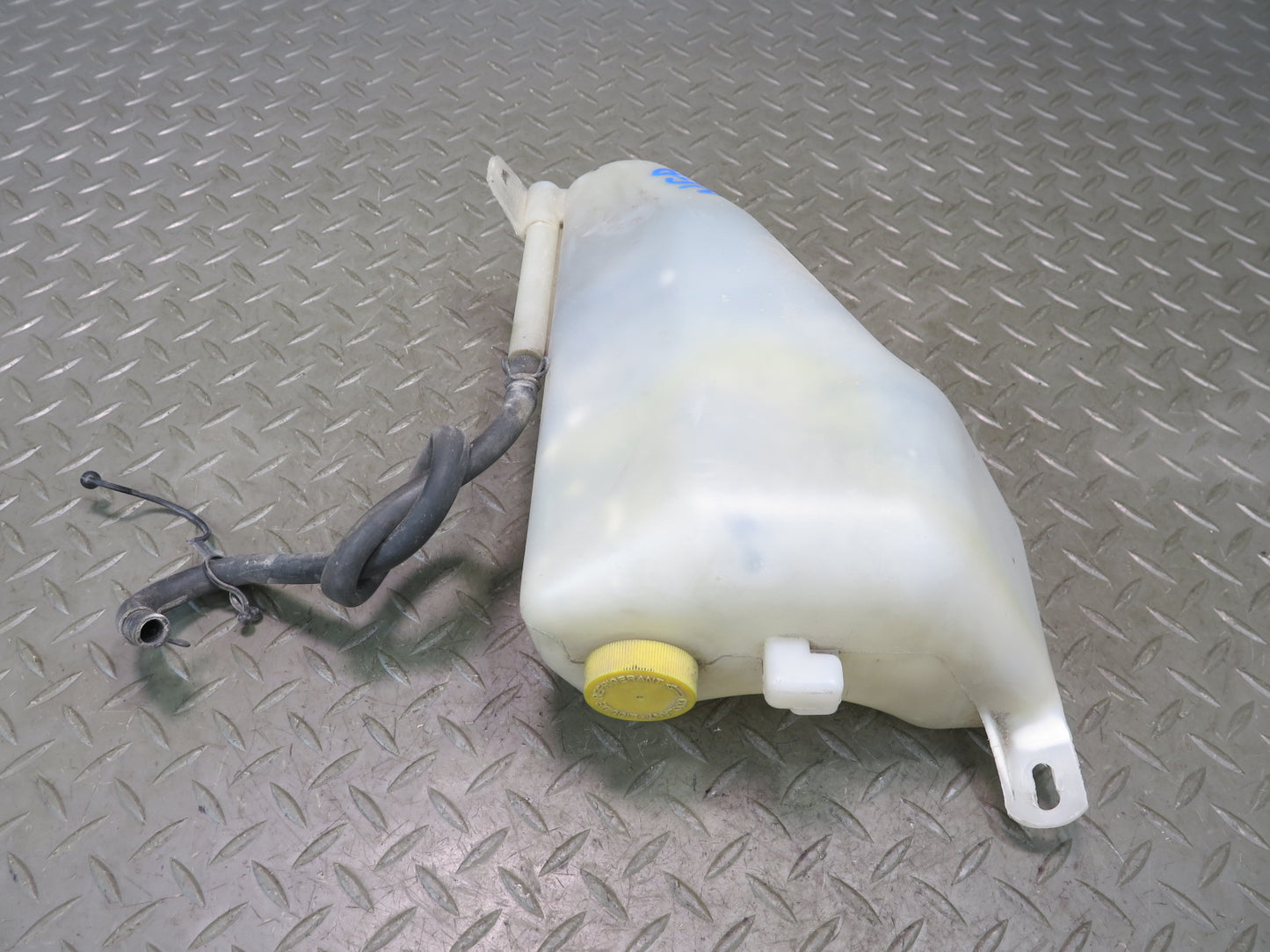 95-97 Nissan Gloria HY33 3.0L Coolant Reservoir Overflow Expansion Tank OEM