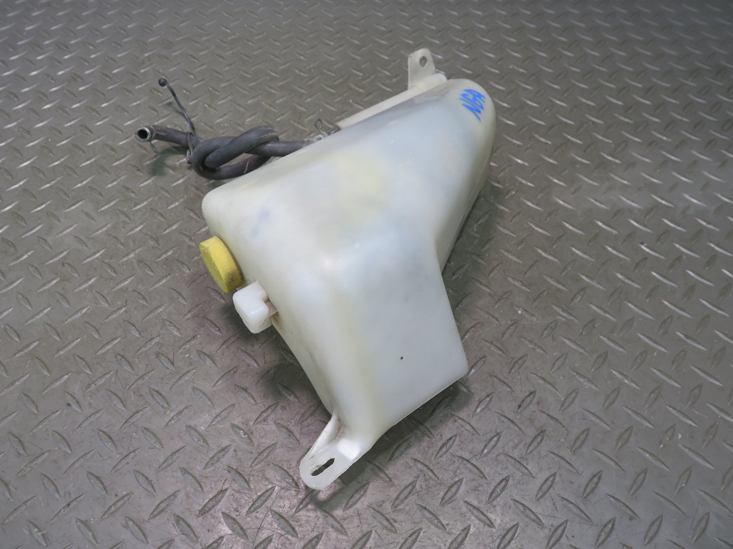 95-97 Nissan Gloria HY33 3.0L Coolant Reservoir Overflow Expansion Tank OEM