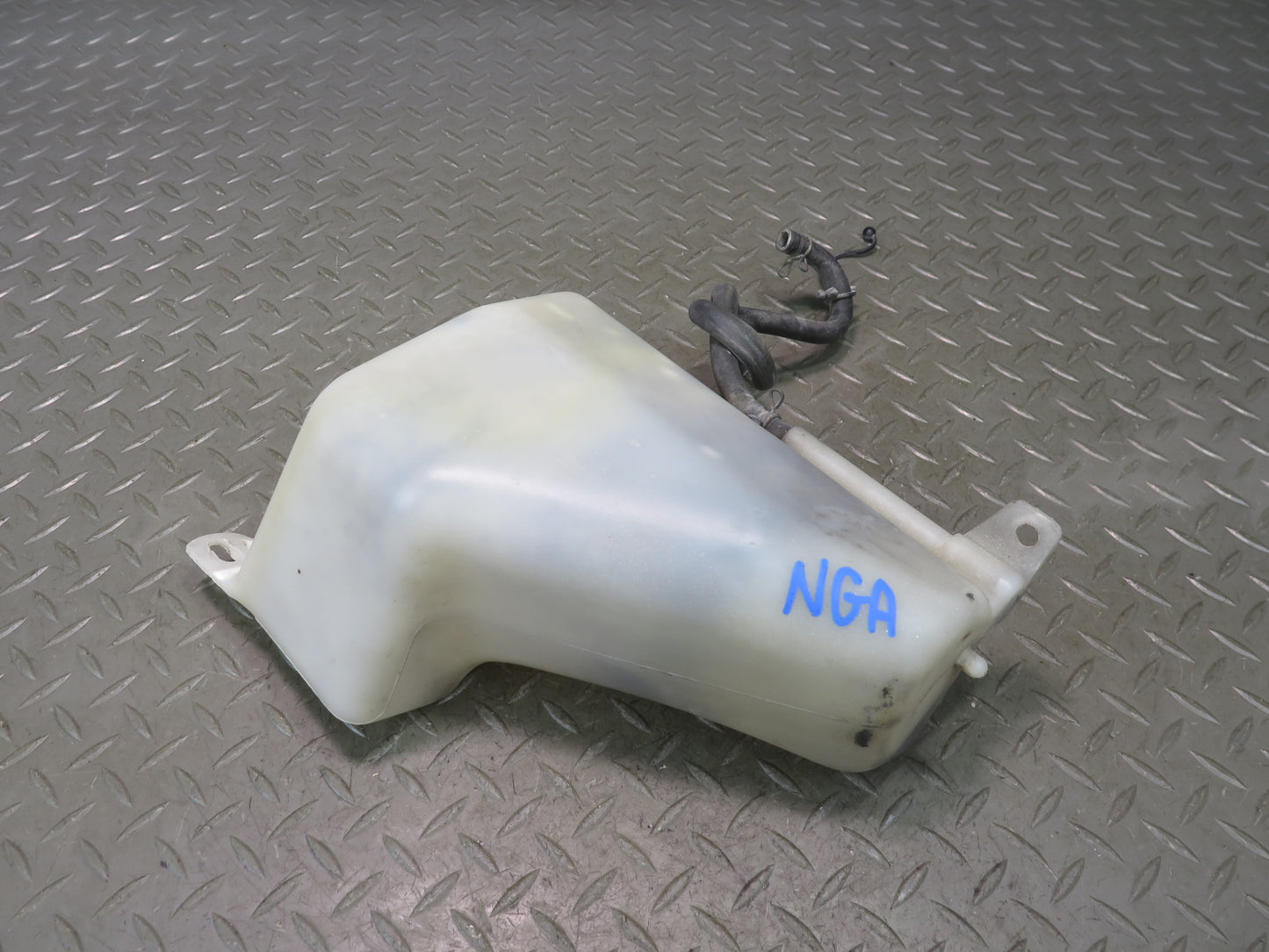 95-97 Nissan Gloria HY33 3.0L Coolant Reservoir Overflow Expansion Tank OEM