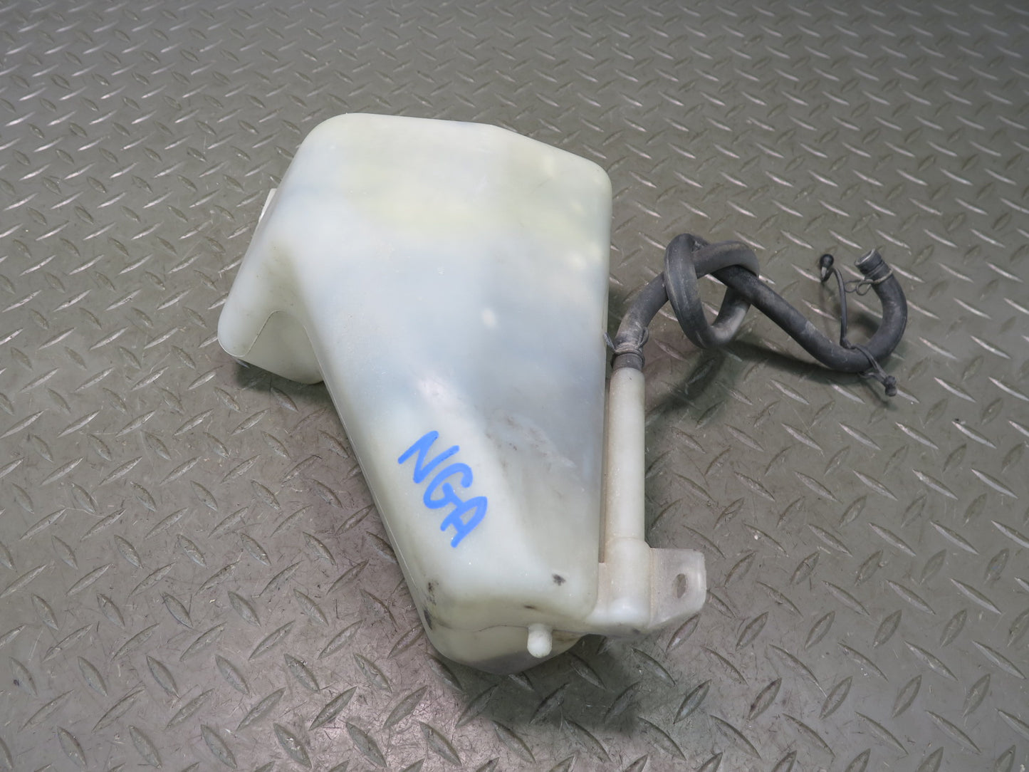 95-97 Nissan Gloria HY33 3.0L Coolant Reservoir Overflow Expansion Tank OEM
