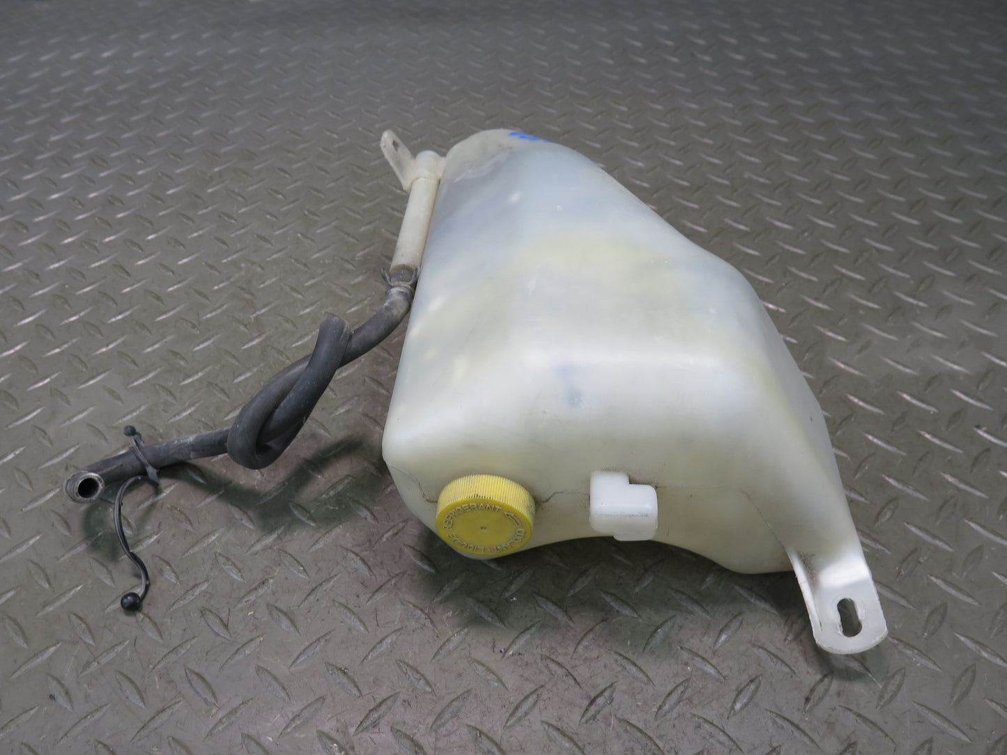 95-97 Nissan Gloria HY33 3.0L Coolant Reservoir Overflow Expansion Tank OEM