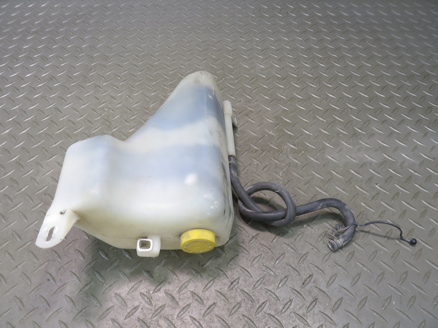 95-97 Nissan Gloria HY33 3.0L Coolant Reservoir Overflow Expansion Tank OEM