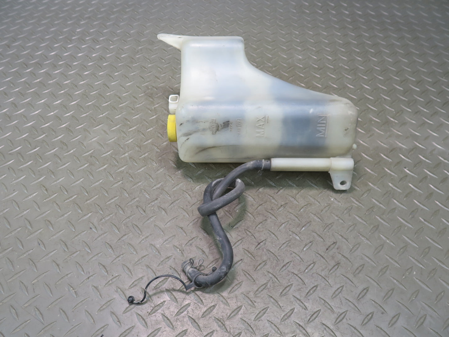 95-97 Nissan Gloria HY33 3.0L Coolant Reservoir Overflow Expansion Tank OEM