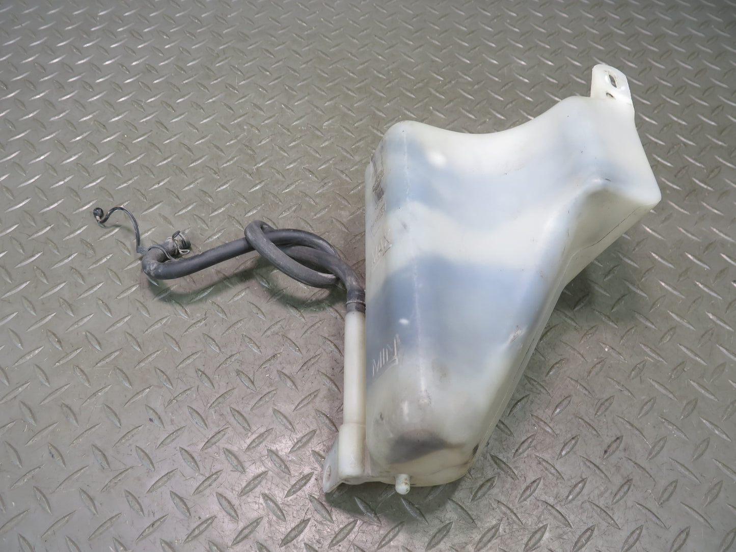 95-97 Nissan Gloria HY33 3.0L Coolant Reservoir Overflow Expansion Tank OEM